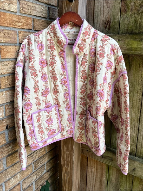 Free People Jackets & Blazers - Free People Chloe Quilted Floral Jacket in Cream and Pink Trim